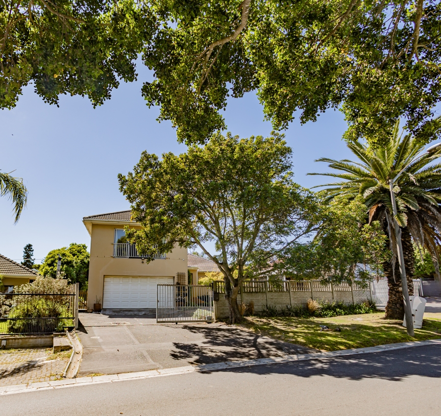 4 Bedroom Property for Sale in Kenridge Western Cape